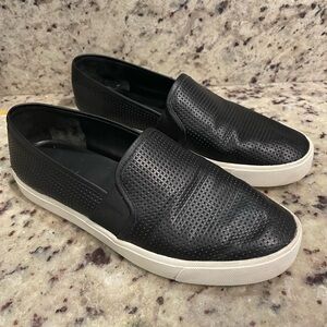 Vince Women's Blair 8 Black Leather Slip On Sneakers